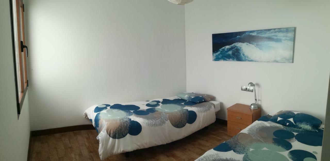 Surfhouse Hostel Famara Caleta De Famara Eksteriør bilde